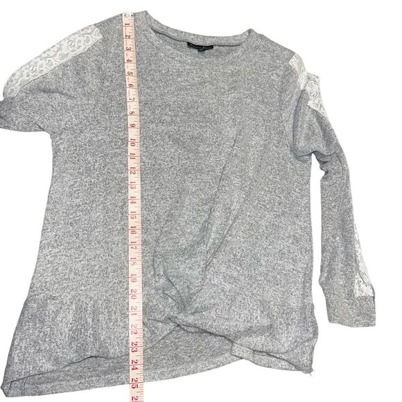 Alison Andrew’s Gray Knit Sweater Twist Front Knotted Lace Large - Picture 7 of 8
